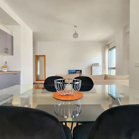 Deluxe For Three 24h Check In Apartment *