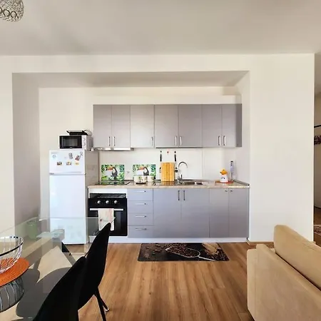 Deluxe For Three 24h Check In Apartment