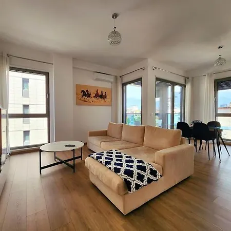 Deluxe For Three 24h Check In Apartment