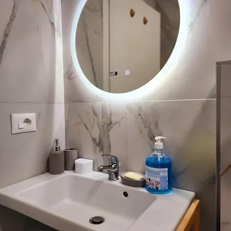 Deluxe For Three 24h Check In Appartamento